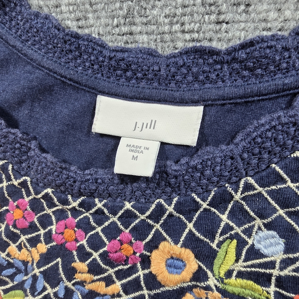 J.Jill Womens Navy Tank Top Floral Embroidery Size Medium - Picture 2 of 7